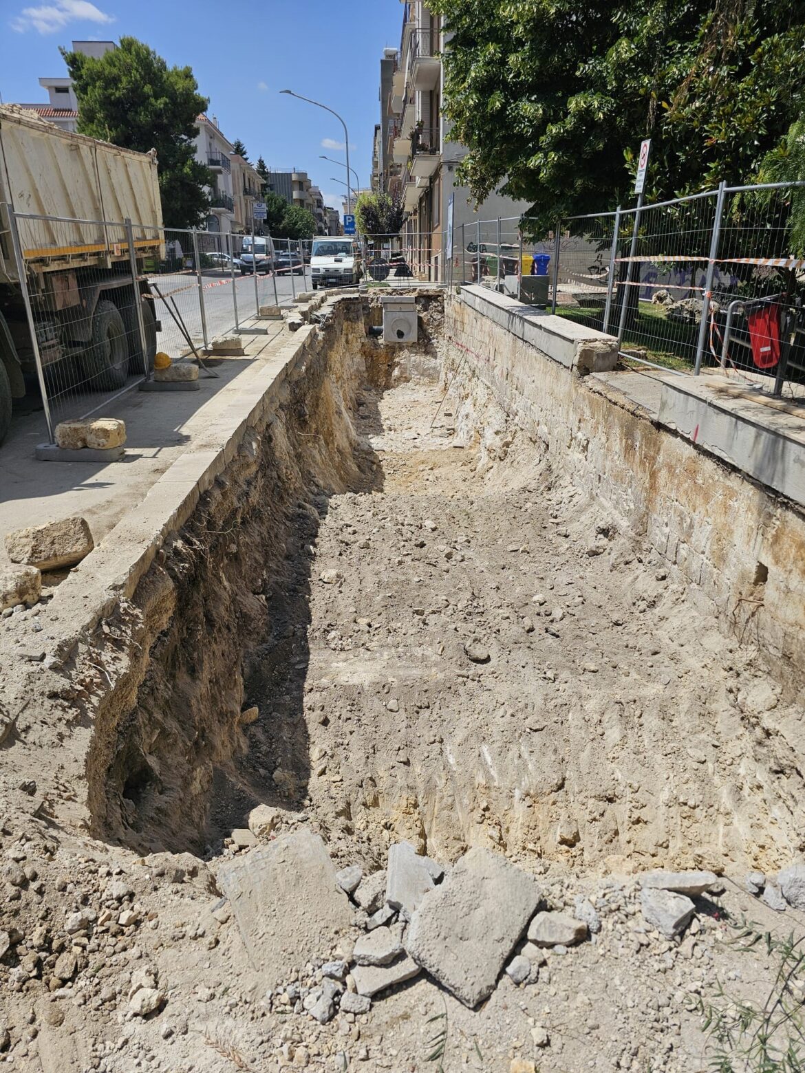 Scavo via bari 2 (2)